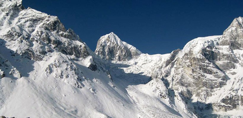 Larkya Peak 6249m