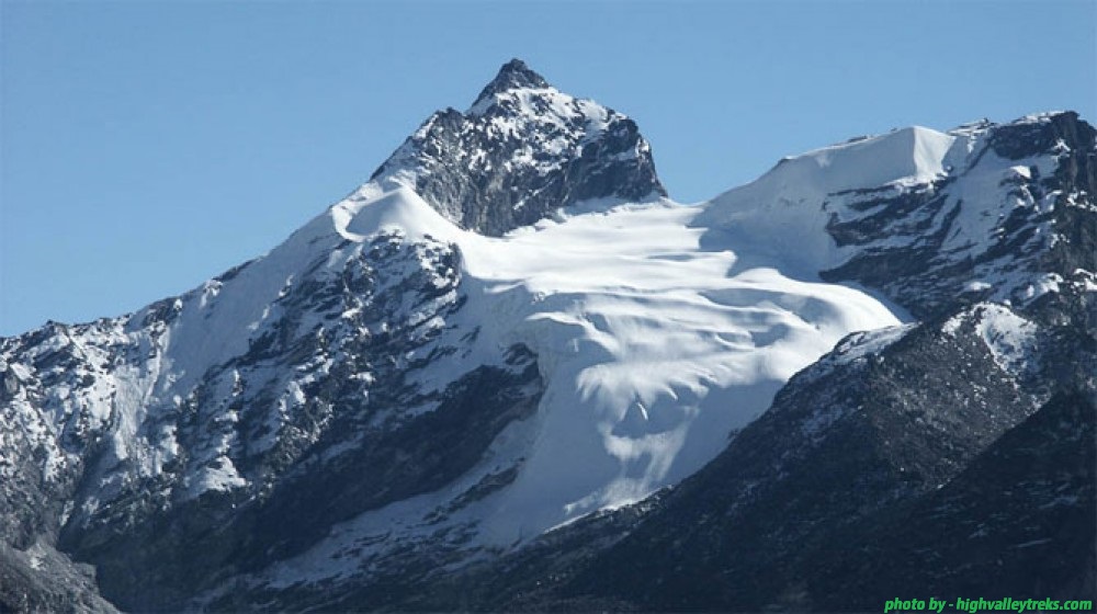 Pokalde Peak- 5,806m